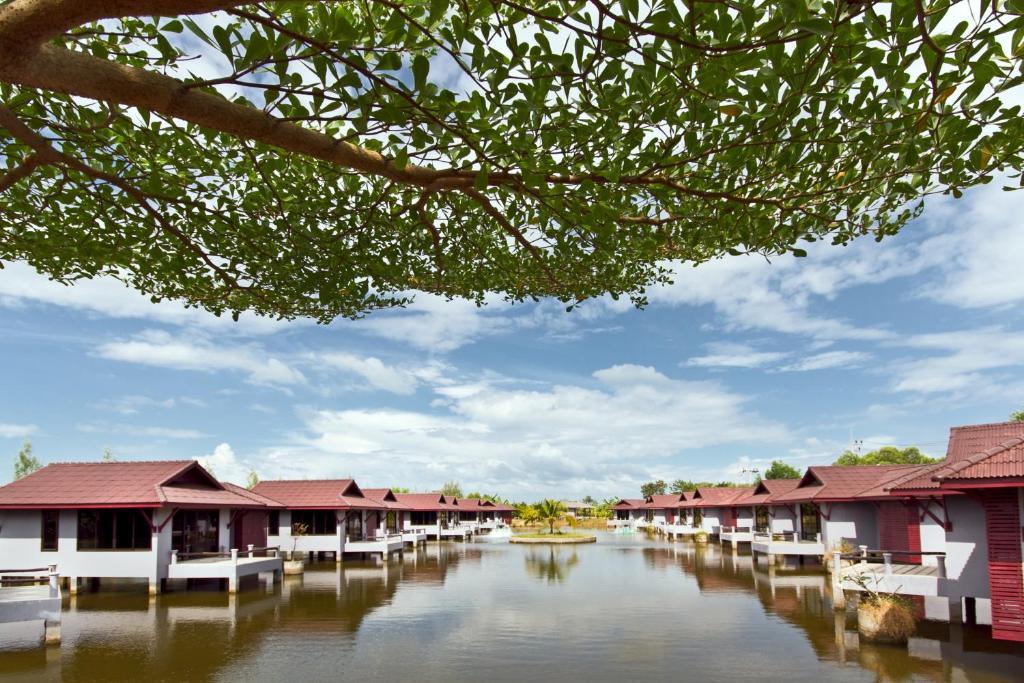 The Villa Laemhin Lagoon Resort プーケット エクステリア 写真