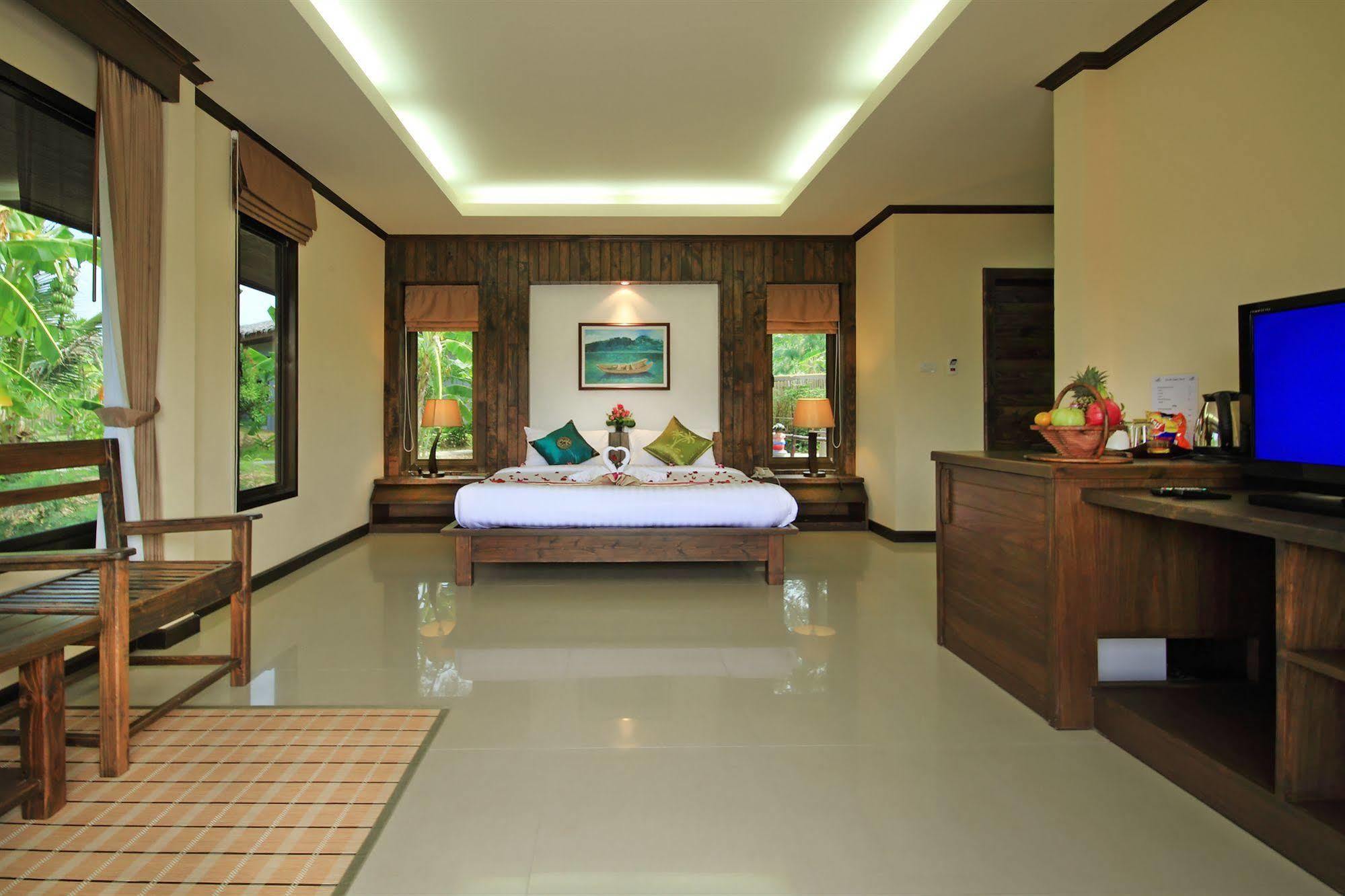 The Villa Laemhin Lagoon Resort プーケット エクステリア 写真
