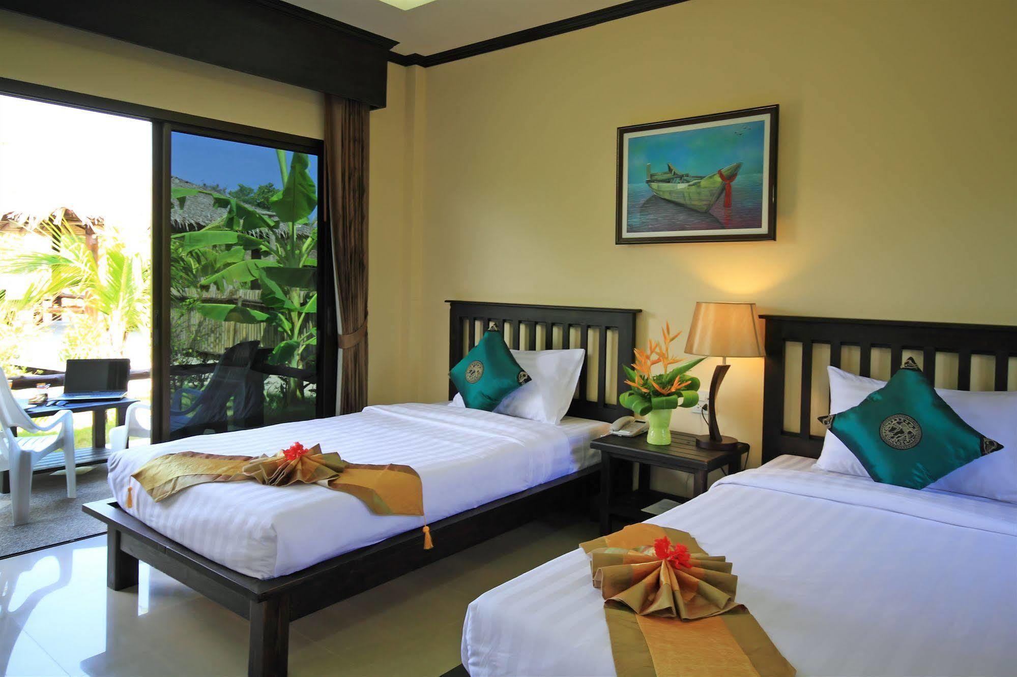 The Villa Laemhin Lagoon Resort プーケット エクステリア 写真